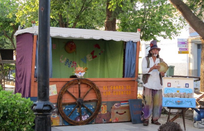 Teatro "Aquí va a pasar algo" y "Cuentacuentos"