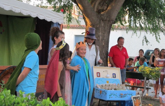 Teatro "Aquí va a pasar algo" y "Cuentacuentos"