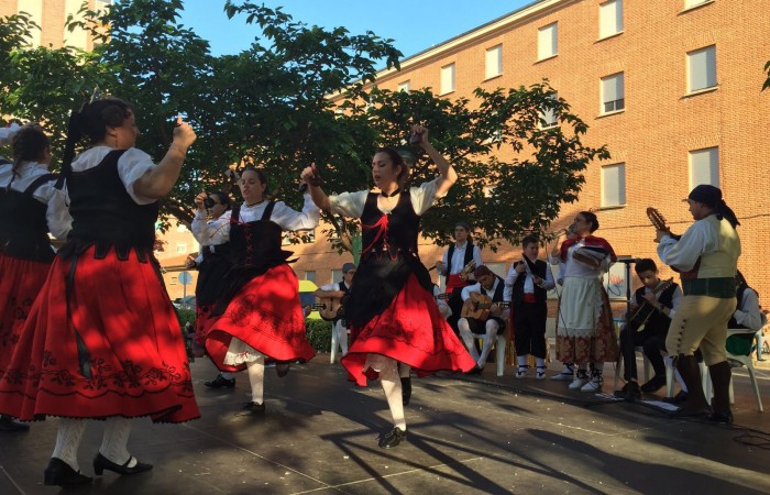 Coros y Danzas El Malecón