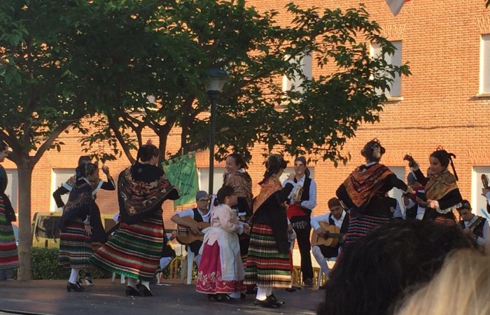 Coros y Danzas El Malecón