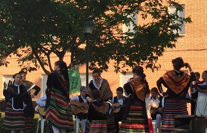 Coros y Danzas El Malecón